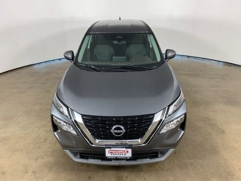 Used 2023 Nissan Rogue SV image 4