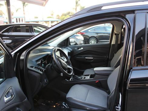 Used 2018 Ford Escape SE w/ Ford Safe & Smart Package AWD/4WD image 9