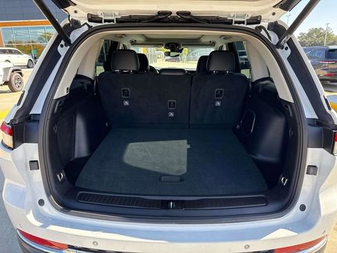 Used 2023 Jeep Grand Cherokee 4WD 4xe image 9