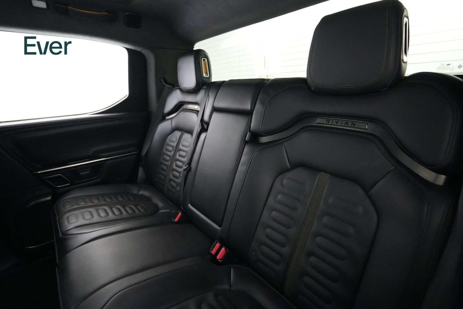 Used 2022 Rivian R1T Adventure AWD/4WD image 24