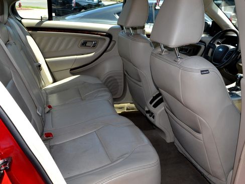 Used 2011 Ford Taurus Limited w/ 303A Rapid Spec Order Code image 32