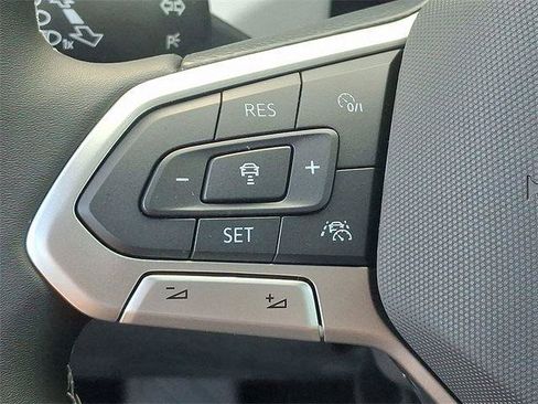 New 2025 Volkswagen Taos SEL image 19