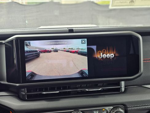 New 2026 Jeep Gladiator Sport AWD/4WD image 13