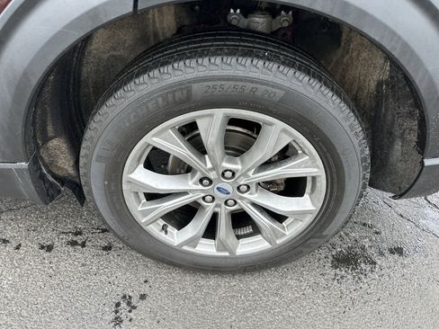 Certified 2023 Ford Explorer Limited w/ Limited Technology Package image 11