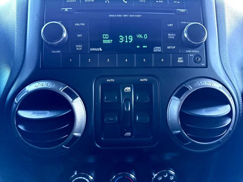 Used 2016 Jeep Wrangler Unlimited Sport w/ Quick Order Package 24S image 33