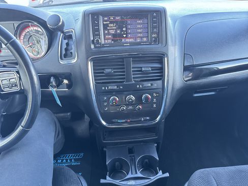 Used 2018 Dodge Grand Caravan SE image 33