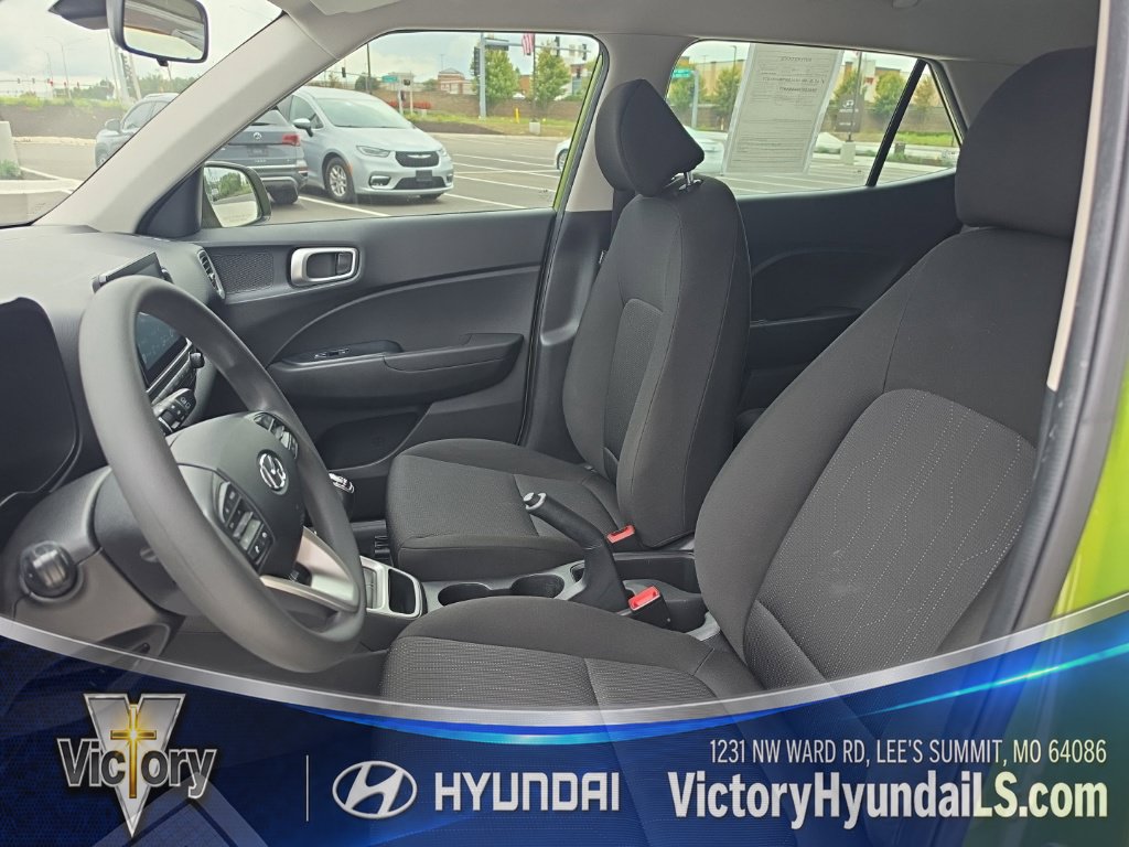 Used 2020 Hyundai Venue SE FWD image 9