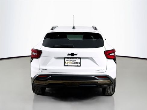 Used 2025 Chevrolet Trax ACTIV w/ Driver Confidence Package FWD image 8