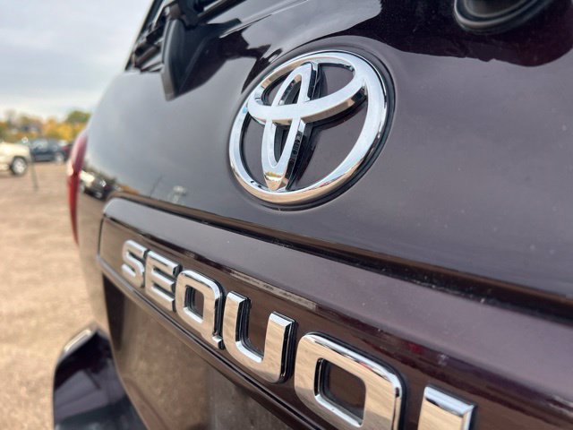 Used 2018 Toyota Sequoia SR5 w/ Premium Package AWD/4WD image 12