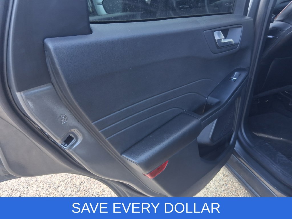 Used 2025 Ford Escape ST-Line w/ Tech Pack #1 FWD image 11