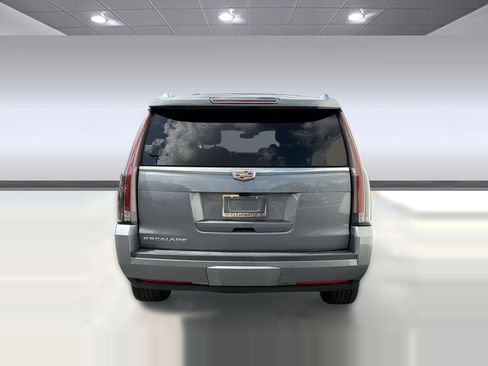 Used 2019 Cadillac Escalade Luxury AWD/4WD image 10