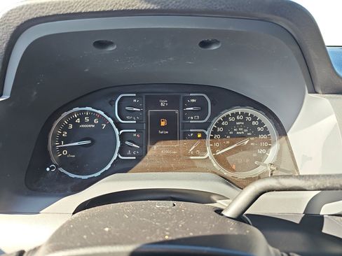 Used 2019 Toyota Tundra SR5 AWD/4WD image 16