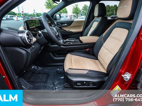 Used 2025 Chevrolet Equinox ACTIV w/ Safety and Technology Package AWD/4WD image 21