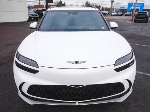 Used 2023 Genesis GV60 Advanced image 2