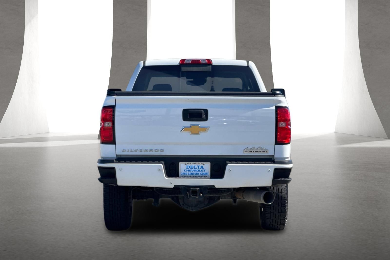 Used 2017 Chevrolet Silverado 2500 High Country w/ Duramax Plus Package AWD/4WD image 5