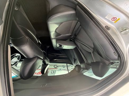 Used 2018 Toyota Camry SE image 9