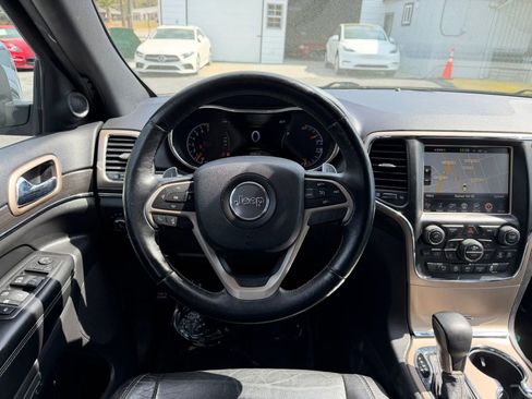 Used 2017 Jeep Grand Cherokee Limited image 22