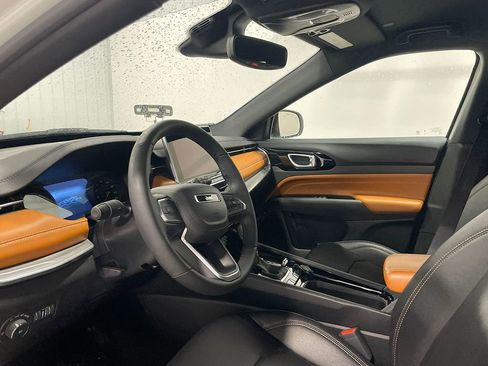 Used 2024 Jeep Compass Limited image 20