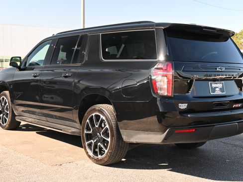 Used 2024 Chevrolet Suburban RST w/ Luxury Package image 13