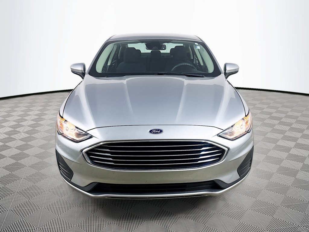 Used 2020 Ford Fusion SE FWD image 2