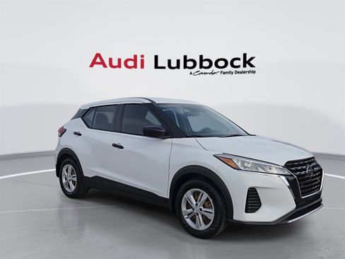 Used 2021 Nissan Kicks S image 2