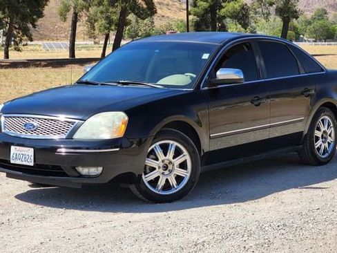 Used 2005 Ford Five Hundred Limited image 2
