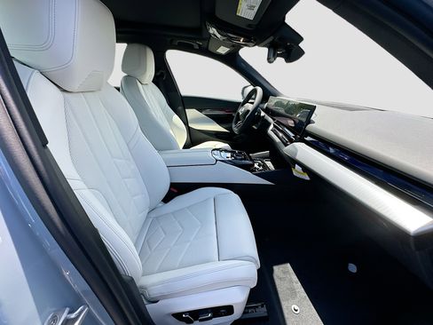 New 2027 BMW 530i RWD image 23