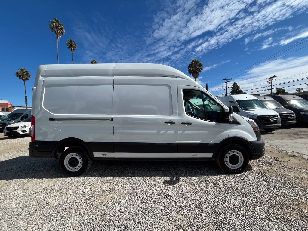 Used 2022 Ford E-Transit 148 High Roof w/ Load Area Protection Package RWD image 4