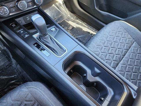 Used 2025 Nissan Kicks SV image 24