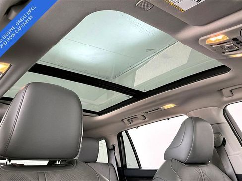 Used 2023 Toyota Highlander Platinum FWD image 21