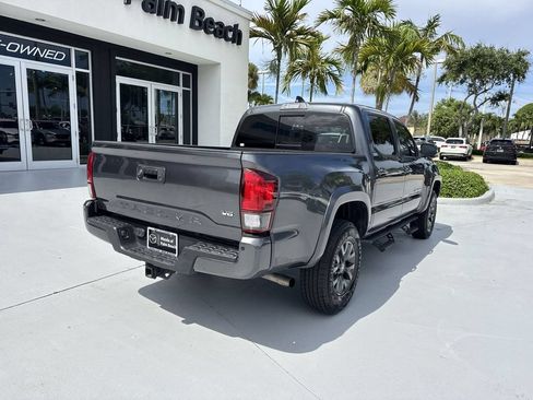 Used 2022 Toyota Tacoma SR5 RWD image 3