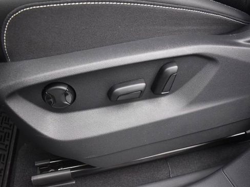 Used 2025 Volkswagen Atlas SE FWD image 20