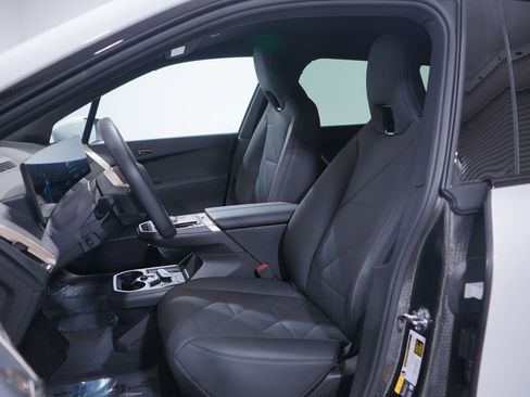 Used 2026 BMW iX xDrive45 w/ Executive Package image 7