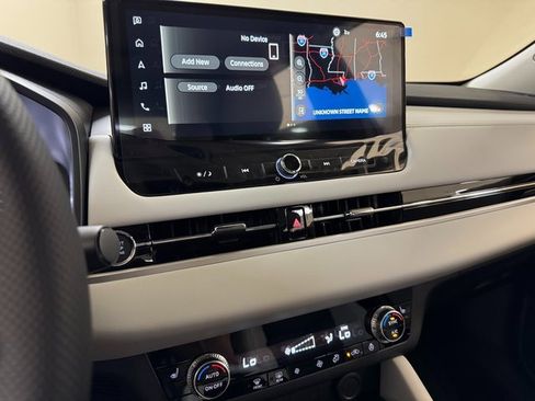 New 2026 Mitsubishi Outlander SE image 13