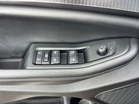 Used 2024 Jeep Grand Cherokee Altitude RWD image 16