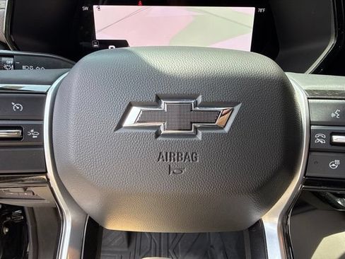 Used 2024 Chevrolet Colorado ZR2 w/ ZR2 Convenience Package III AWD/4WD image 13