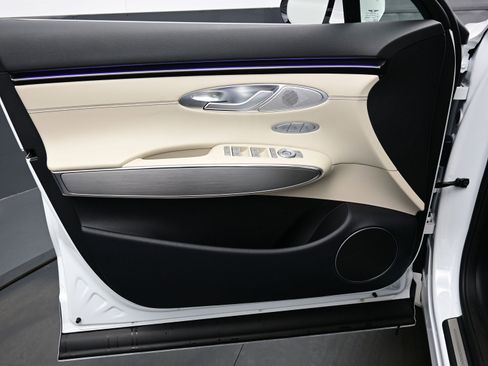 Certified 2026 Genesis GV70 2.5T Select image 10