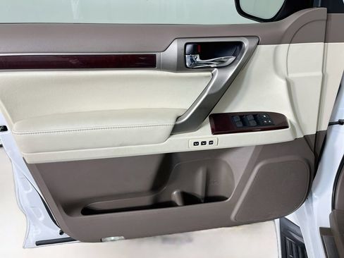 Used 2019 Lexus GX 460 Premium w/ Premium Package AWD/4WD image 27