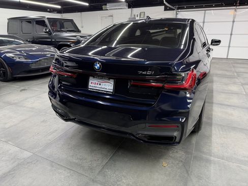 Used 2021 BMW 740i w/ M Sport Package image 6