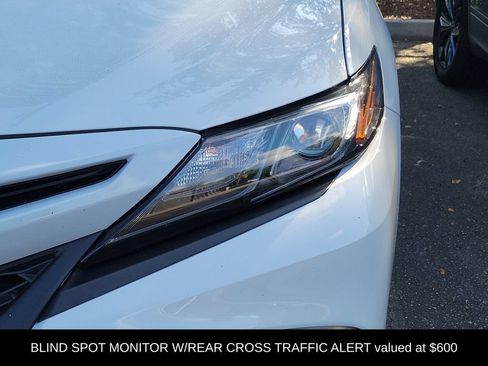 Used 2024 Toyota Camry SE FWD image 3