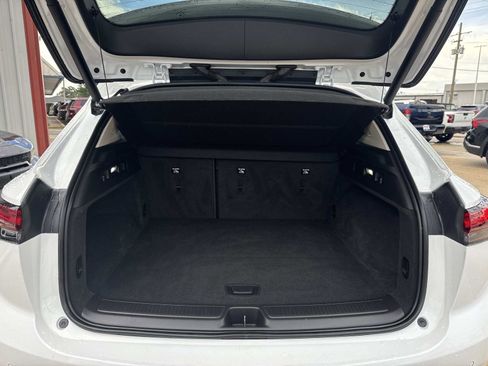 Used 2022 Buick Envision Essence w/ Sport Touring Package image 8
