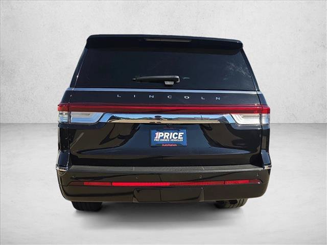 Used 2024 Lincoln Navigator Reserve AWD/4WD image 7