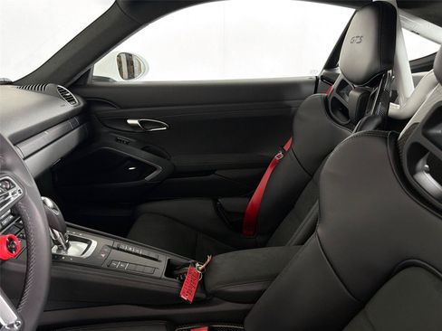 Certified 2025 Porsche 718 Cayman GTS RWD image 27