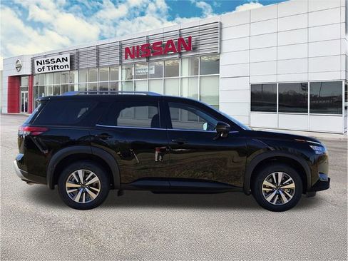 New 2025 Nissan Pathfinder SL image 8