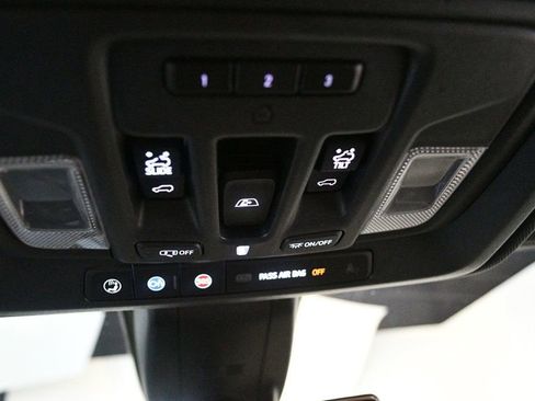 Used 2019 Chevrolet Silverado 1500 High Country w/ High Country Premium Package image 72