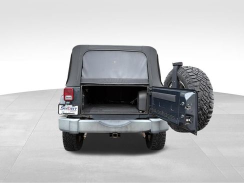 Used 2007 Jeep Wrangler Unlimited Sahara w/ Trailer Tow Group AWD/4WD image 14