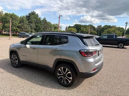 Used 2022 Jeep Compass Limited w/ Sun and Sound Group AWD/4WD image 28