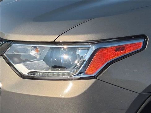 Used 2019 Chevrolet Traverse LT w/ LT Premium Package FWD image 9