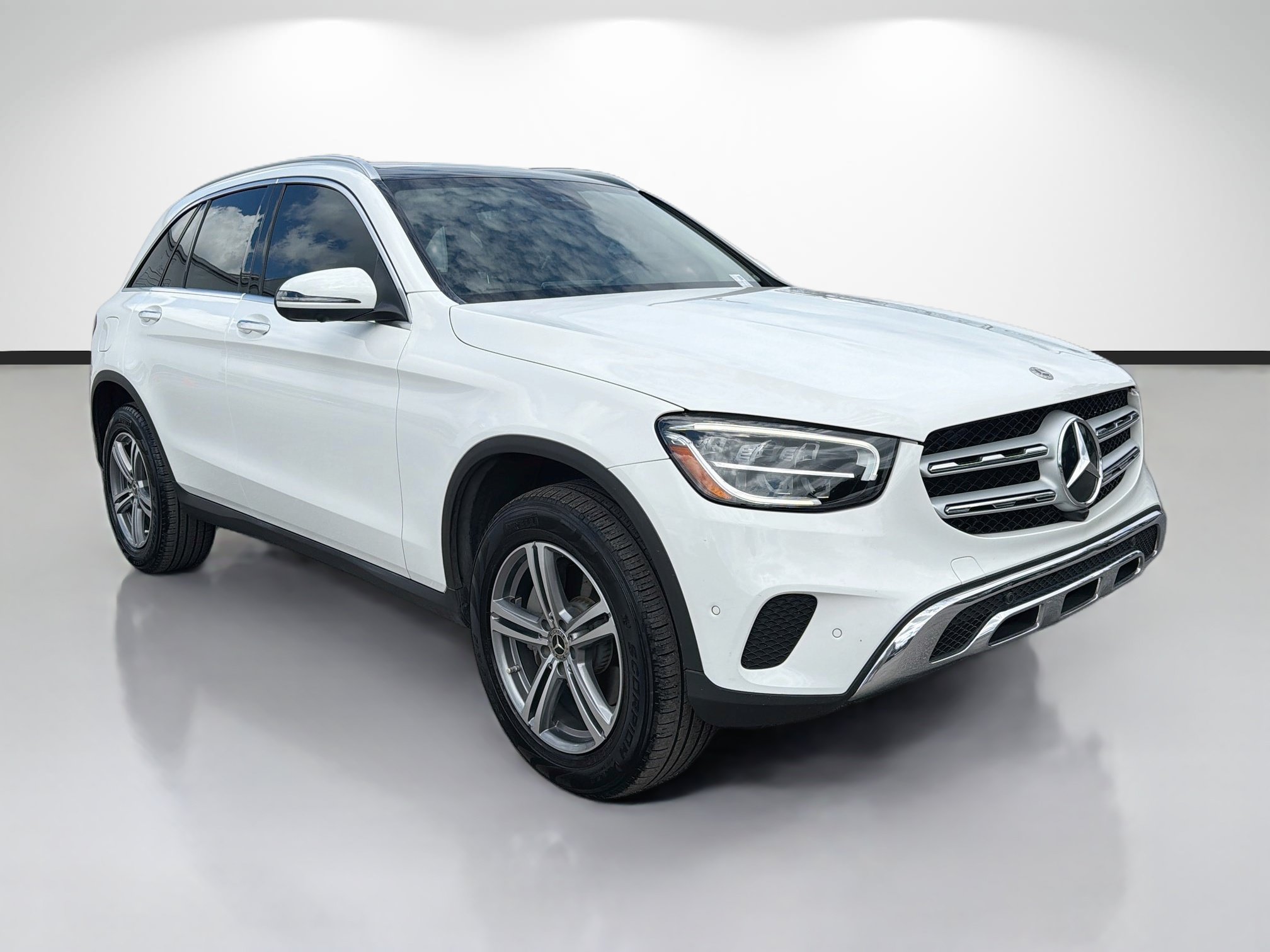 Used 2022 Mercedes-Benz GLC 300 4MATIC image 1