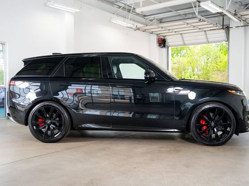 Used 2023 Land Rover Range Rover Sport SE Dynamic image 5